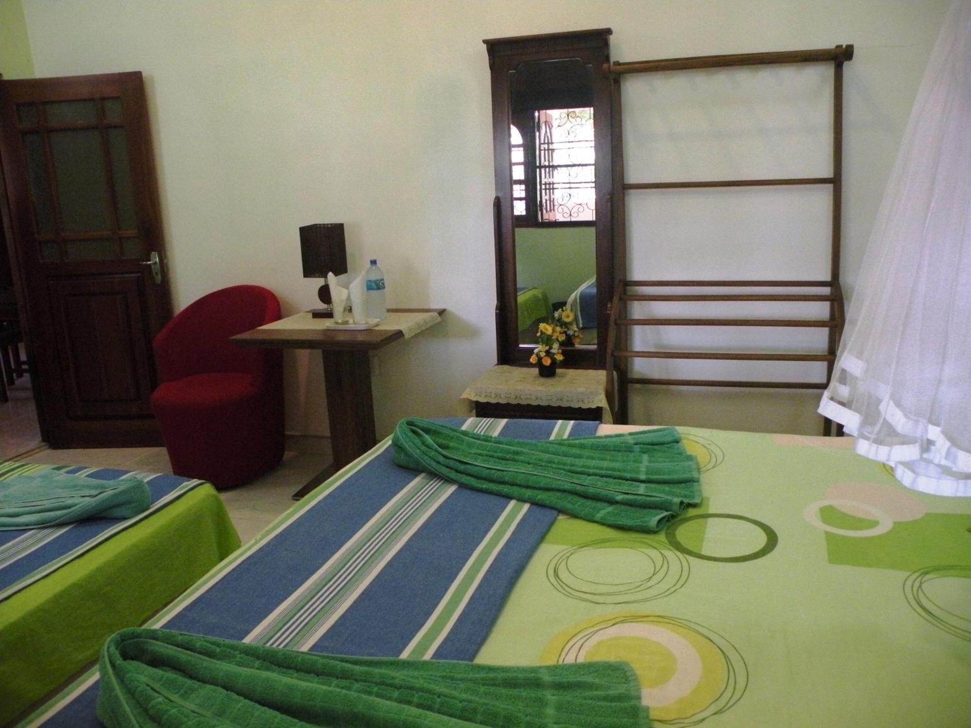 Henderson Airport Residence Negombo Rum bild