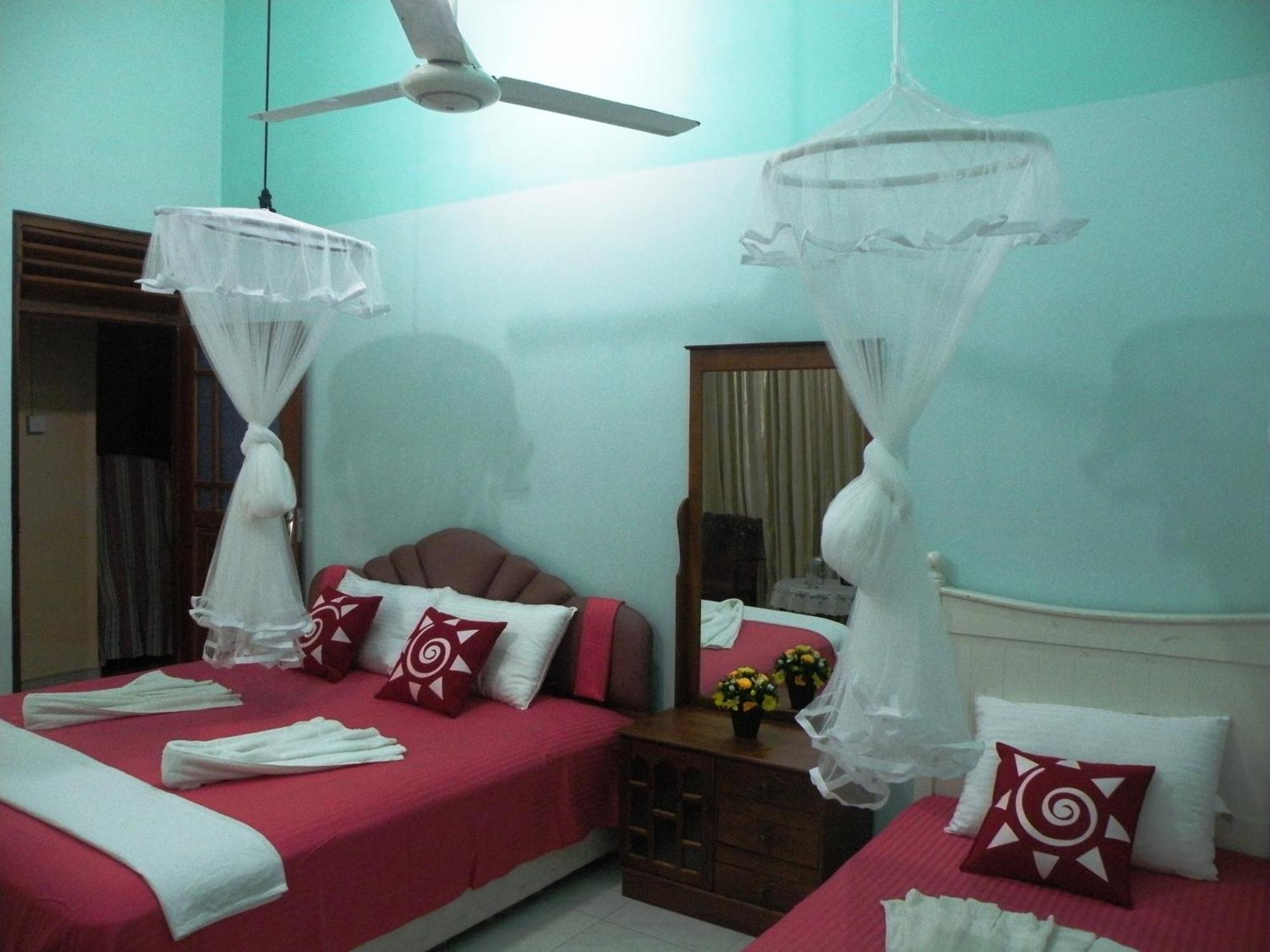 Henderson Airport Residence Negombo Rum bild