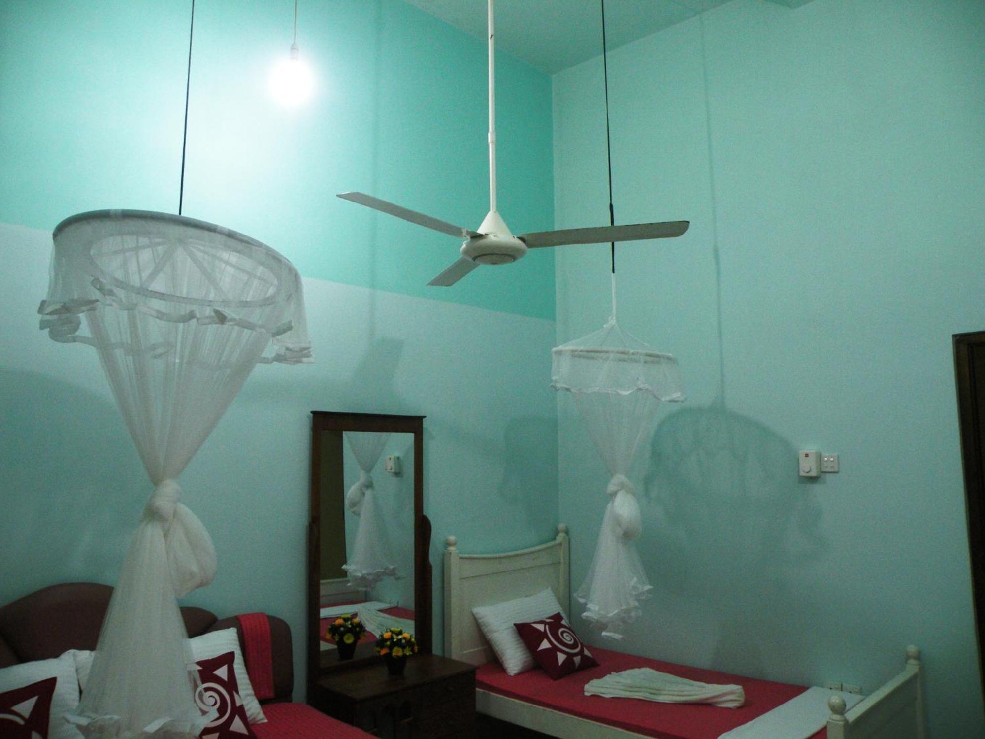 Henderson Airport Residence Negombo Rum bild