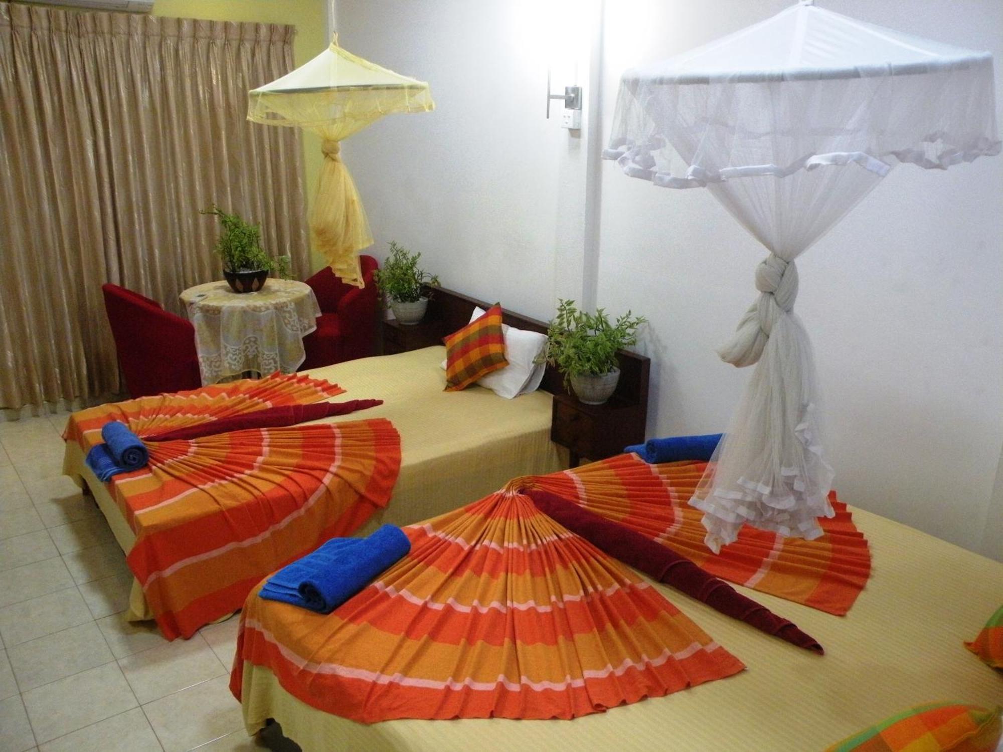 Henderson Airport Residence Negombo Rum bild