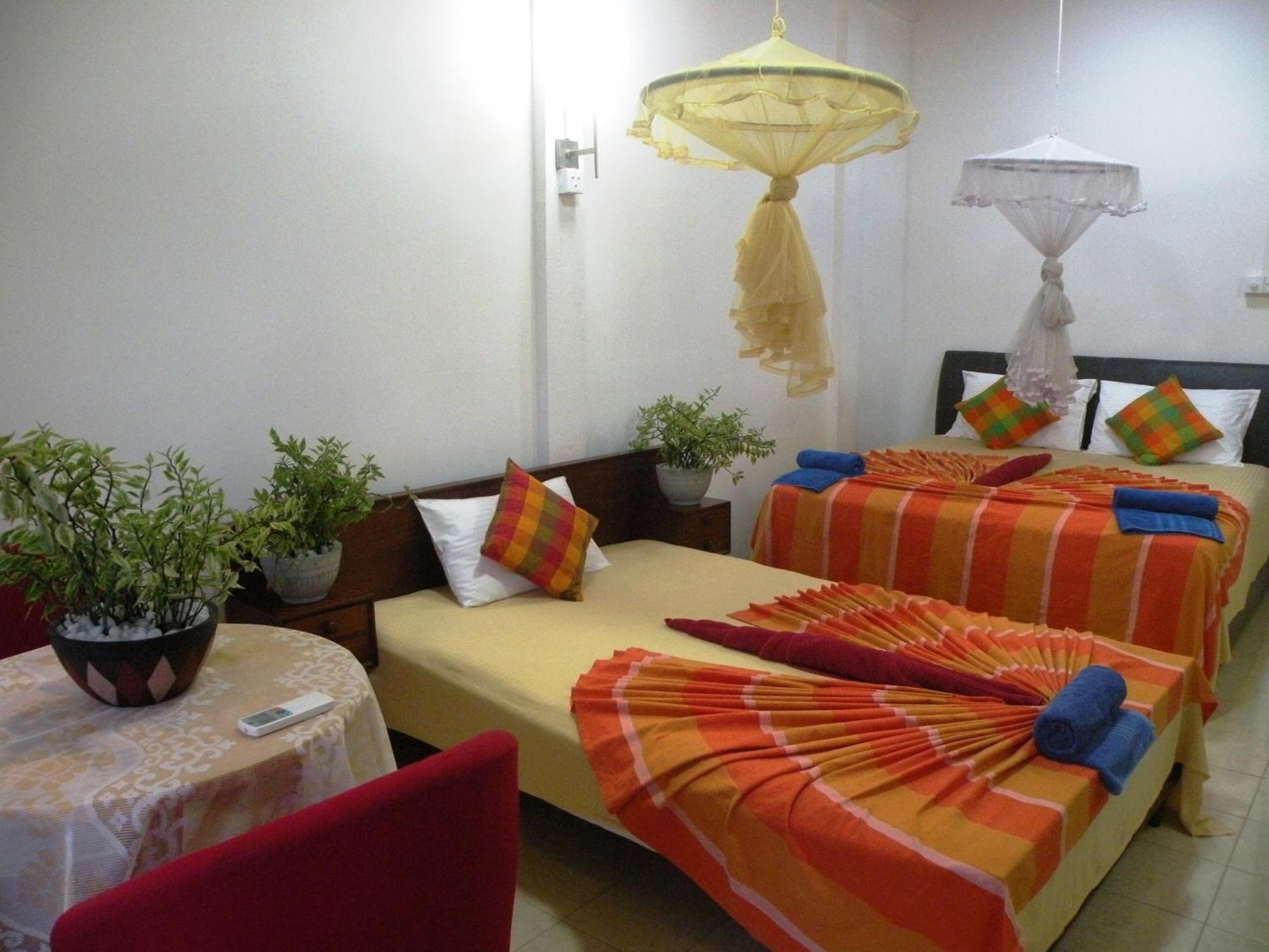 Henderson Airport Residence Negombo Rum bild