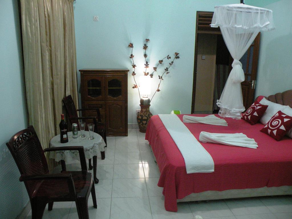 Henderson Airport Residence Negombo Rum bild