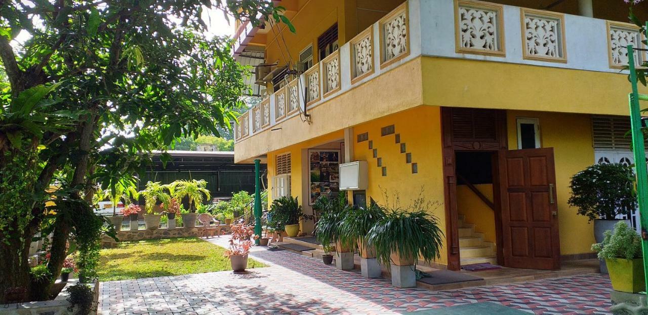 Henderson Airport Residence Negombo Exteriör bild