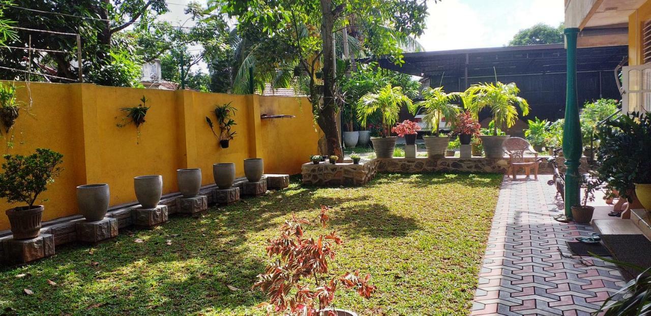 Henderson Airport Residence Negombo Exteriör bild
