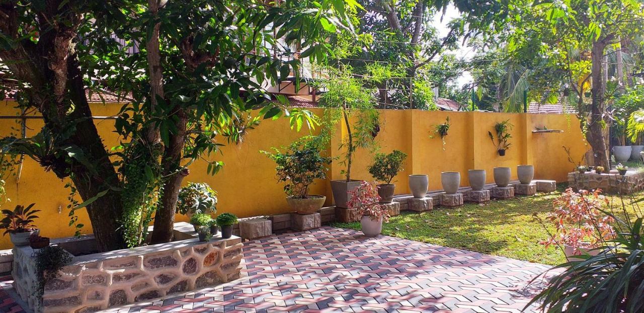 Henderson Airport Residence Negombo Exteriör bild